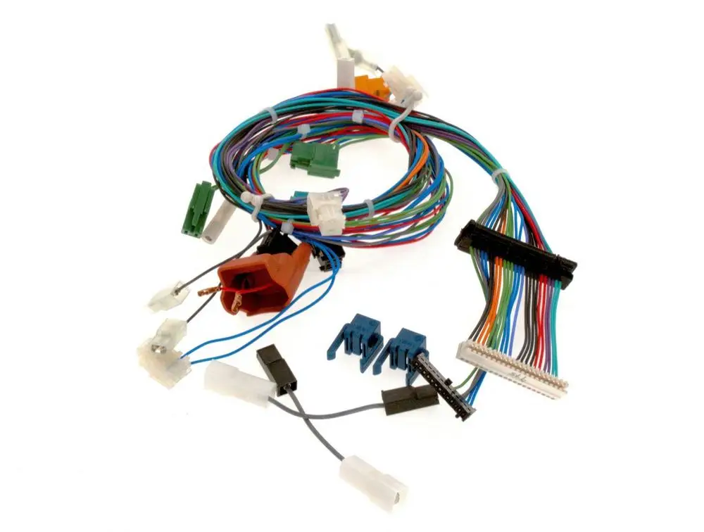 Kabelbaum mit mehreren farbigen Drähten, Steckverbindern und Anschlussklemmen, hergestellt von Bosch, für elektrische Verbindungen in Fahrzeugen oder anderen Anwendungen.